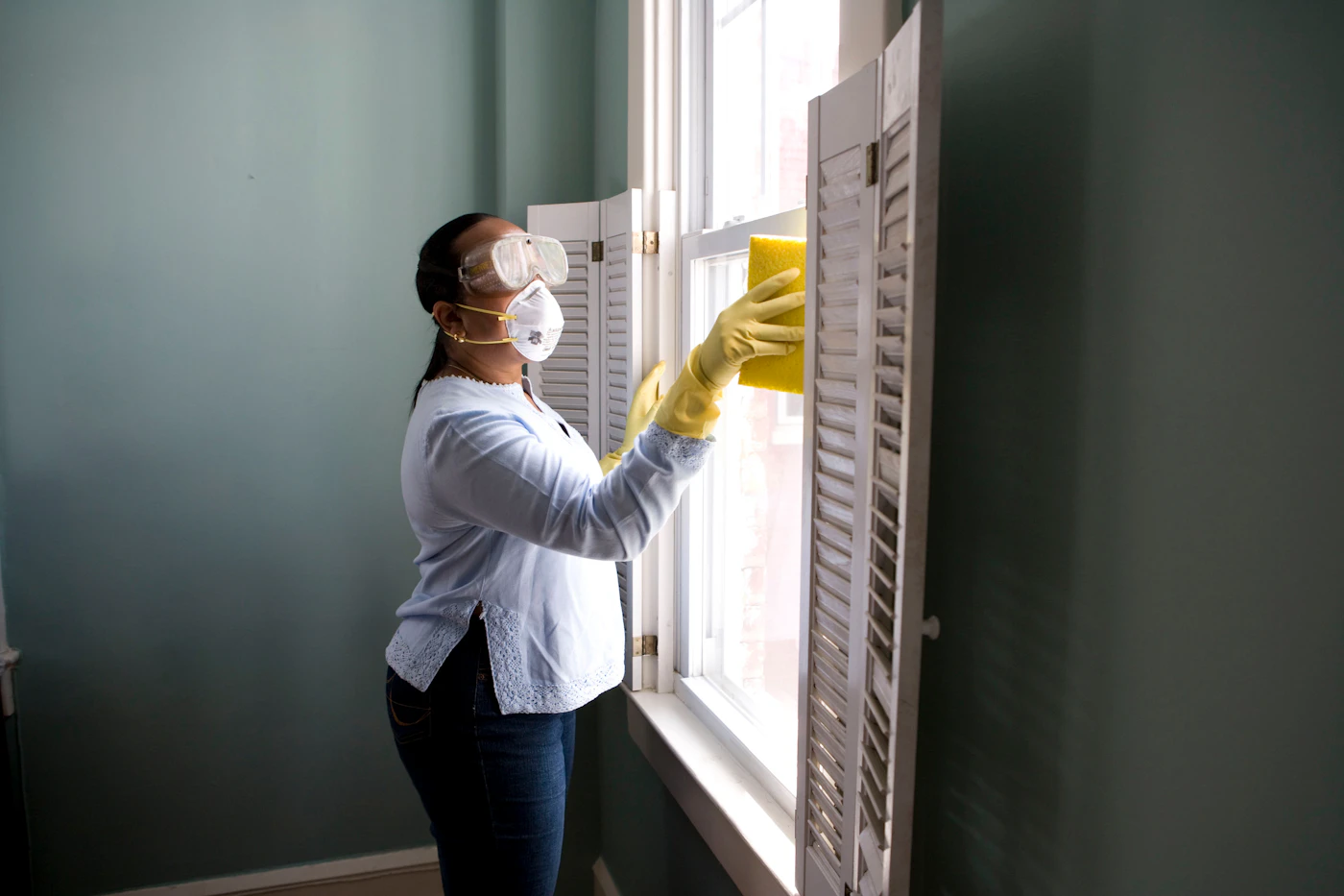 Professional cleaning team servicing a Portland-area residential home